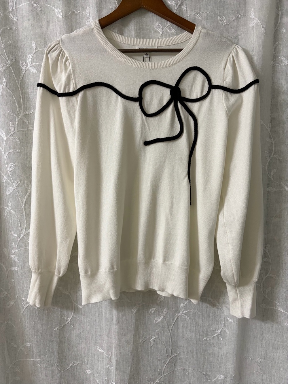 kathy ireland Cream Sweater with Black Bow Accent Size Medium